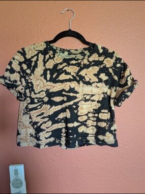Night Moves Black & Tan Tie-Dye Crop Tee